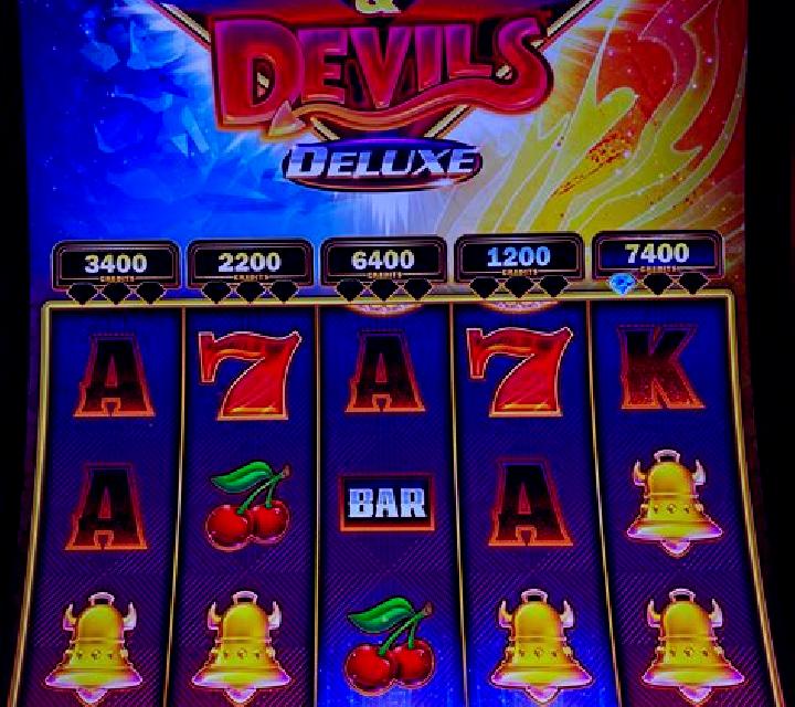 Mega Devil’s Gold slot machine
