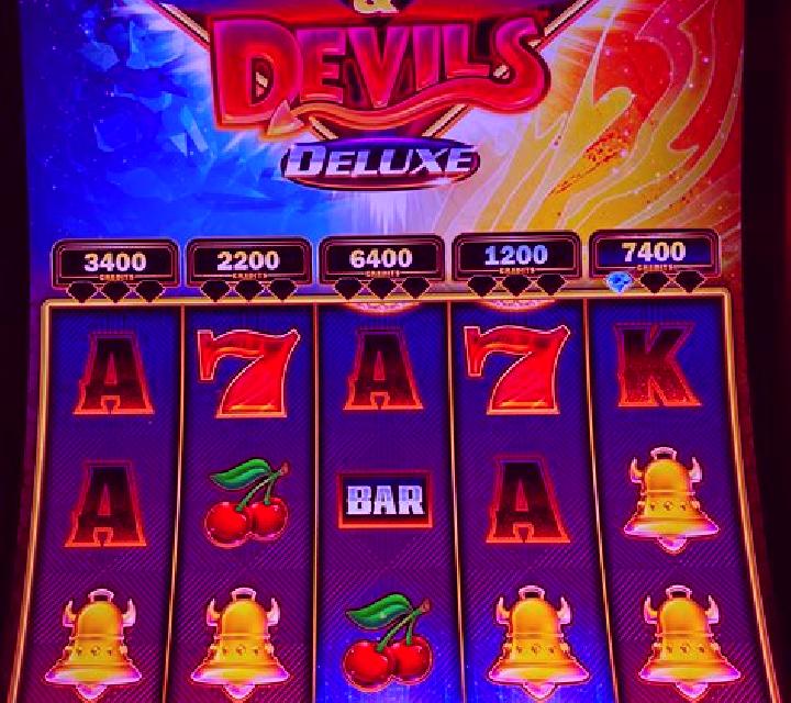 Melon Madness Deluxe slot machine