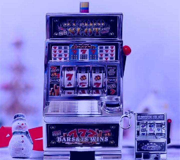 Merry Spinning slot machine