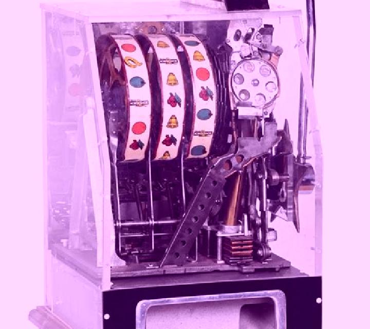 Metal Reel slot machine