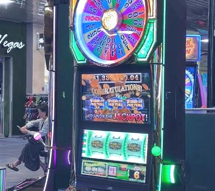 Million Christmas 2023 online slot