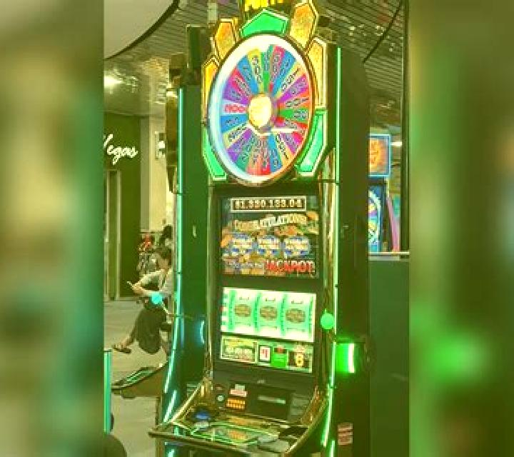 Millionaire Wheel slot game