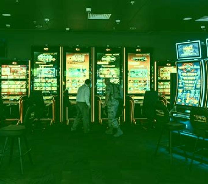 Millionaires Club slot machine