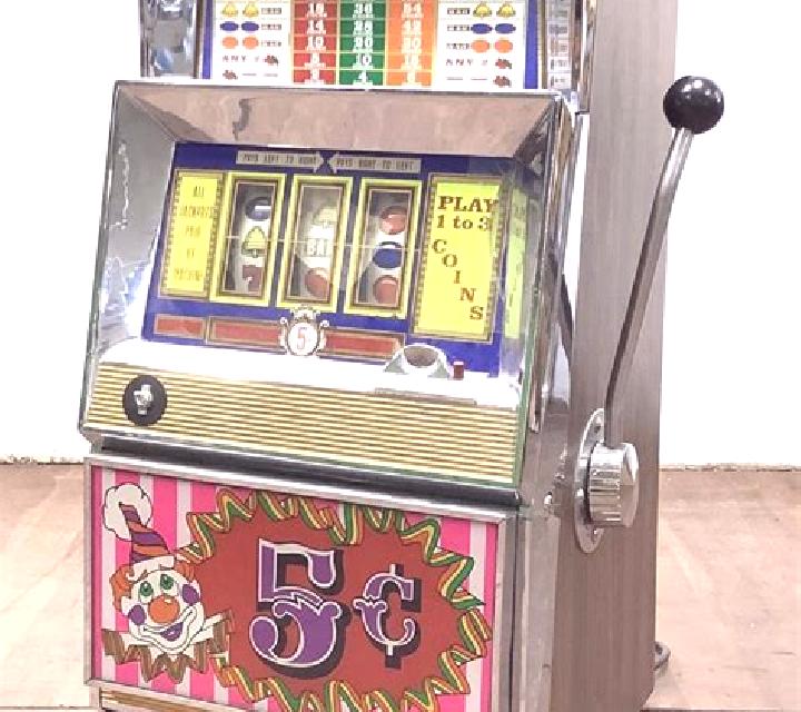 Minotaur (Live 5) slot machine