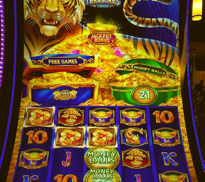 Money Machine (Red Tiger) slot machine