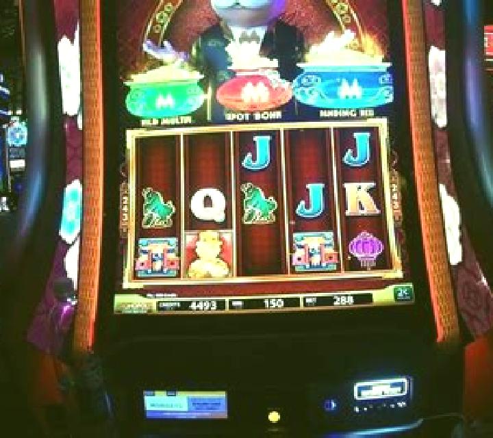 Monopoly Lunar New Year slot machine