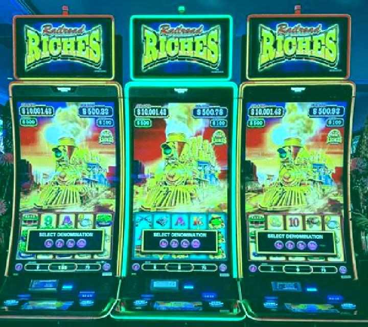Moonshine Riches slot machine