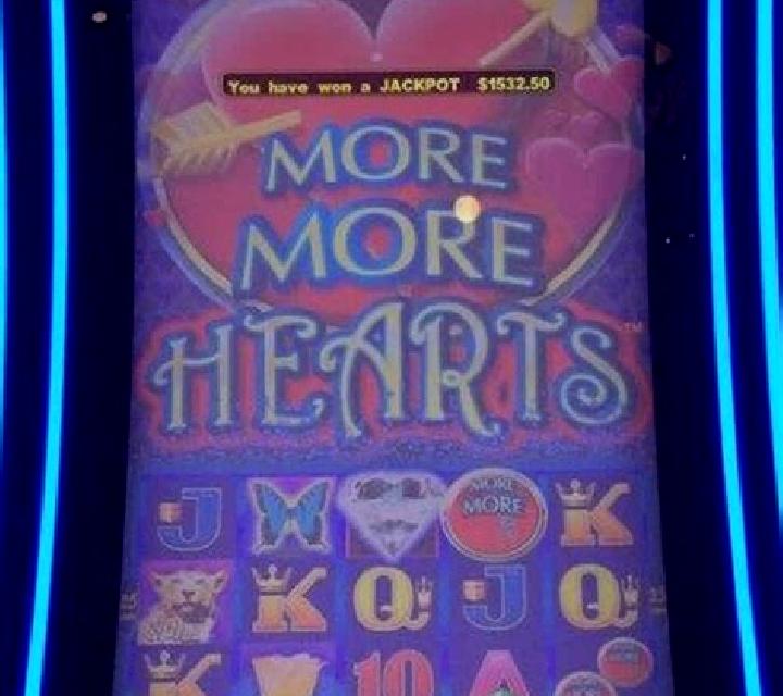 More Hearts slot game
