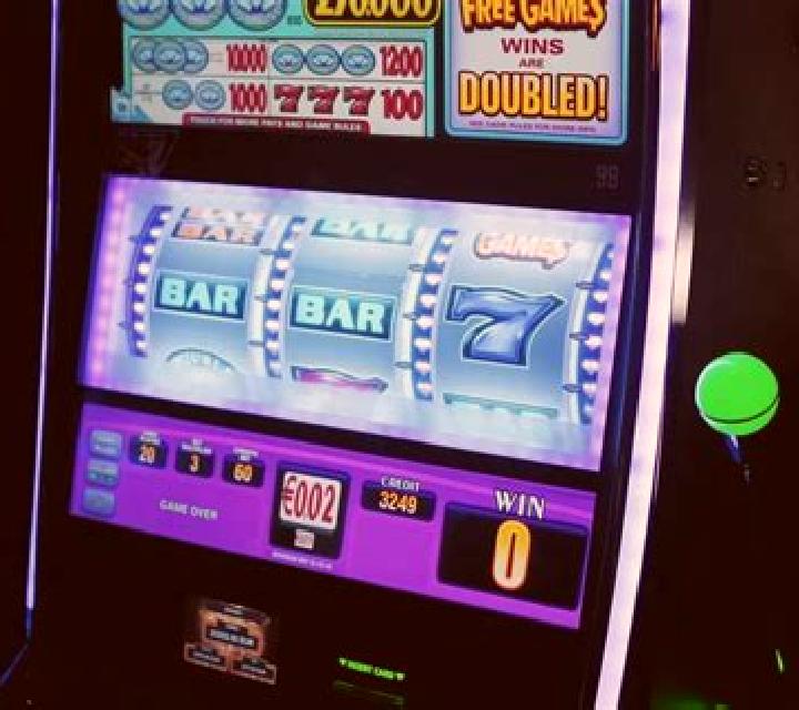 Mr. First Fast Token Show slot machine