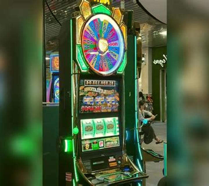 Mr. First Lucky Wheel slot machine