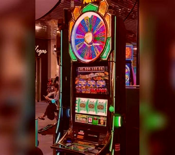 N3on’s Sweet World slot machine