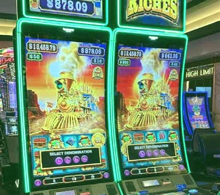 Nefertiti s Riches slot machine