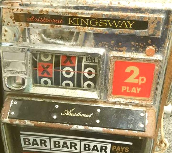 Noughts Crosses slot machine