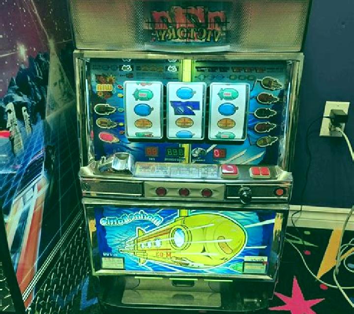 Oasis Poker Professional Series slot machine