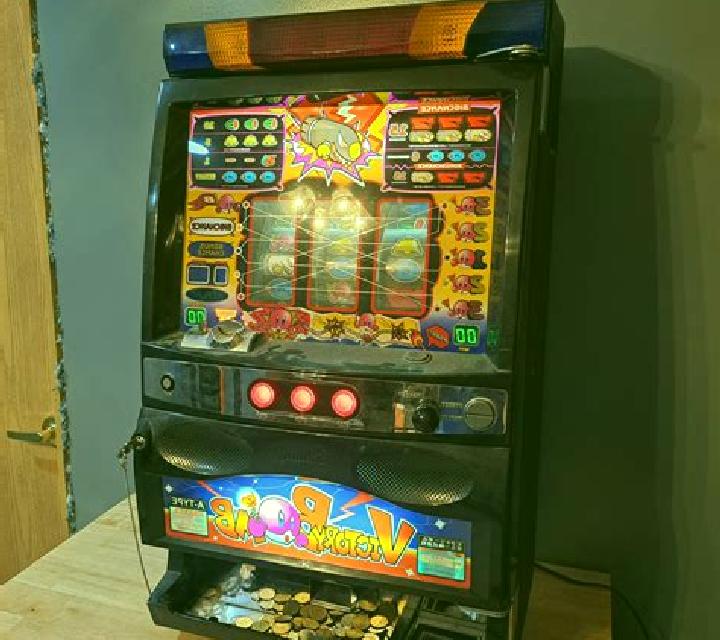 Old Master Q slot machine