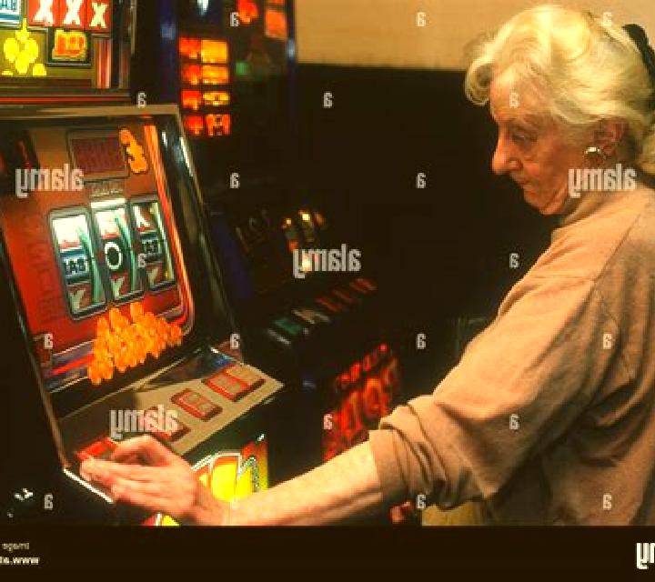 Old Neighbor Lady slot machine