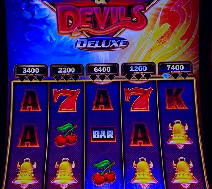 Only Diamonds slot machine