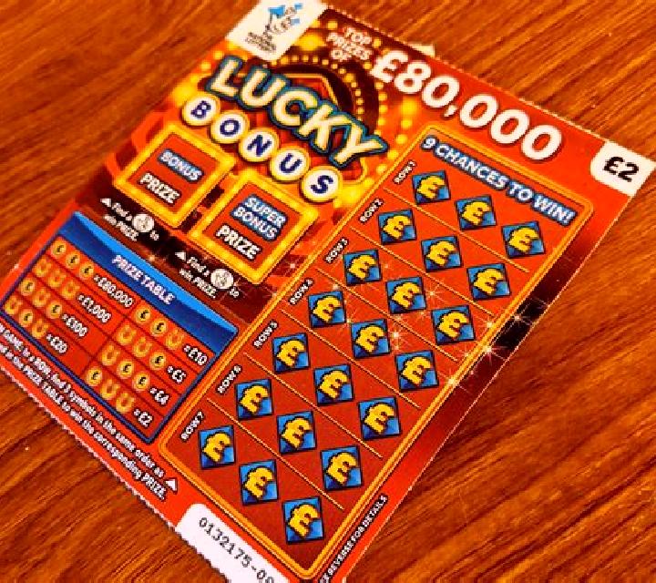Out Of This World Scratchcard slot game