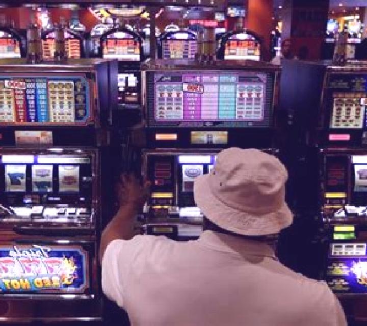 Pari Man slot machine