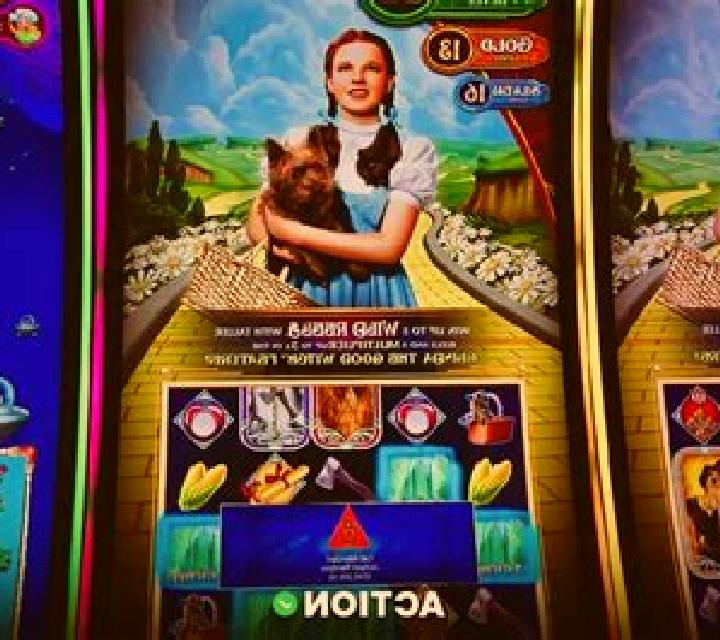 Path of the Wizard slot machine