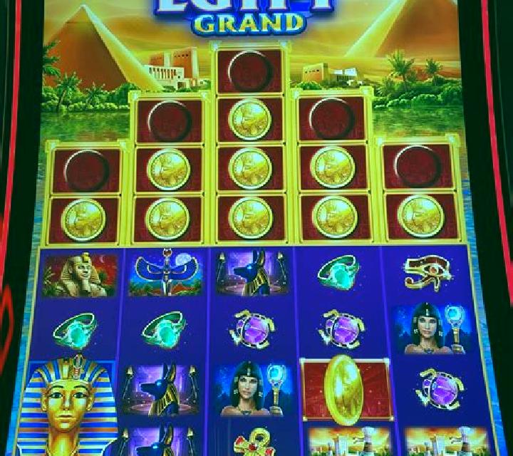 Paws of Egypt slot machine