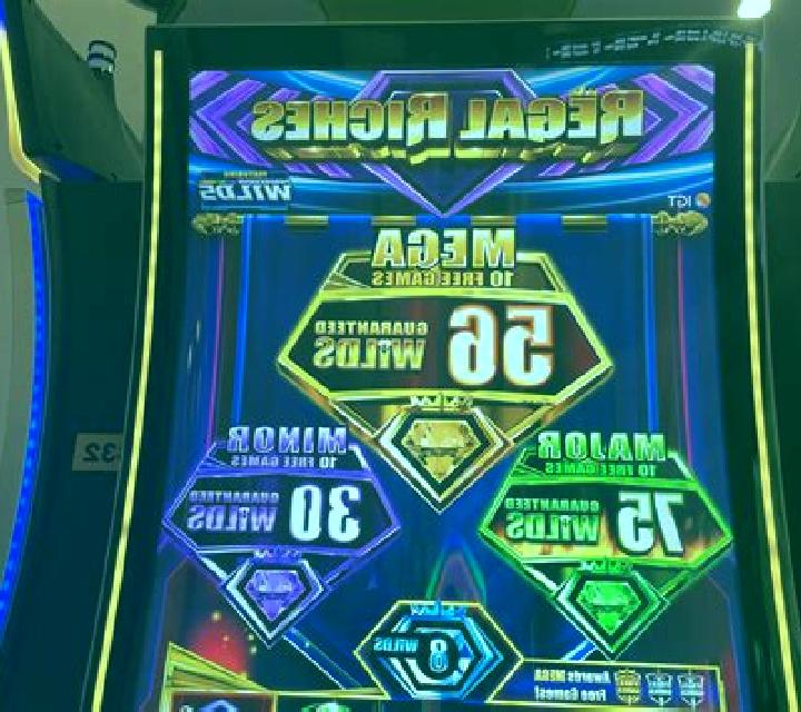 Pearl Ocean: Hold and Win slot game