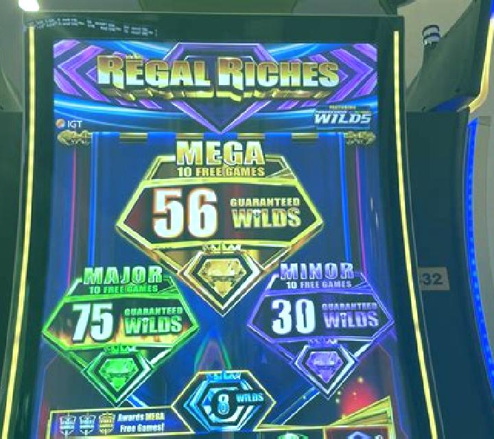 Pearl Ocean: Hold and Win slot machine