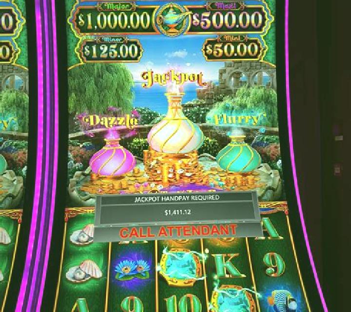 Pearl Tracker slot machine