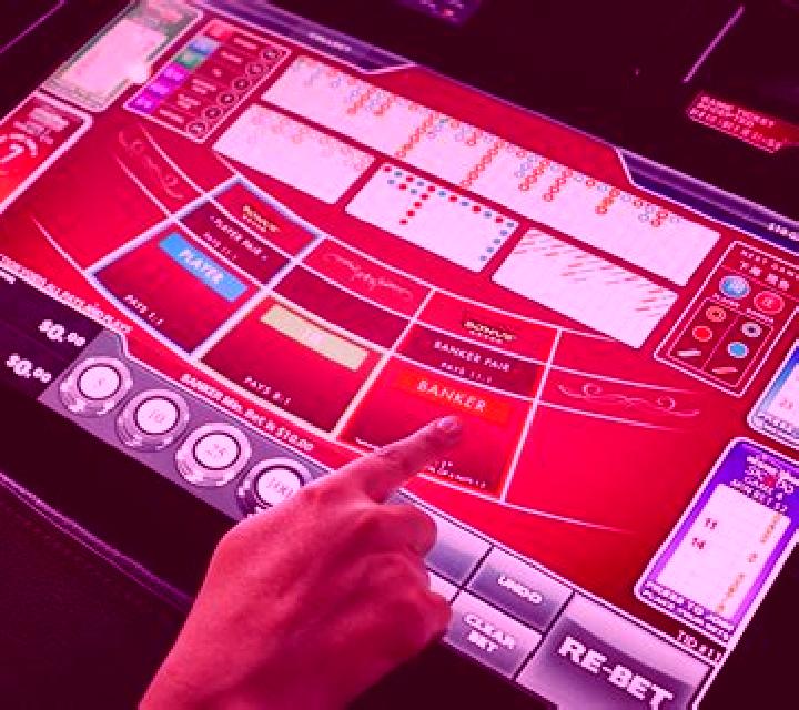 Peek Baccarat slot machine