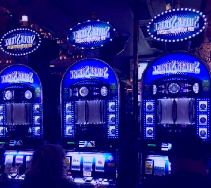 Perfect Strike slot machine