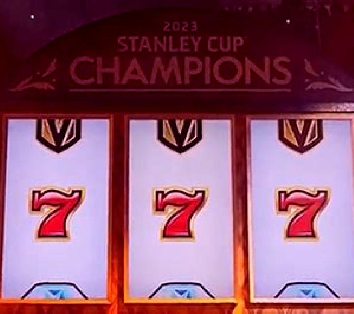Pilot Cup slot machine