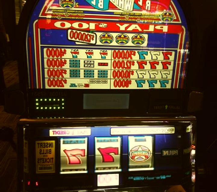 Pinball Machine slot machine