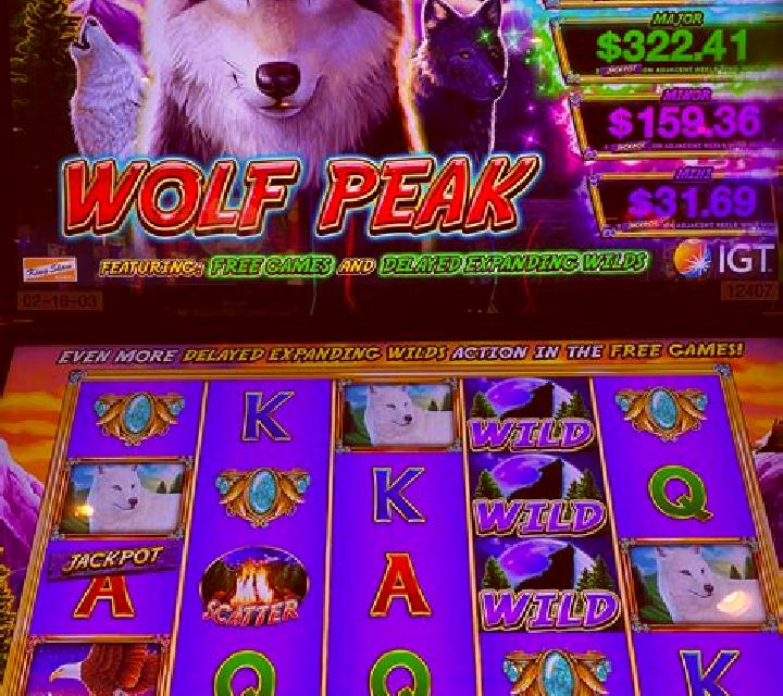 Pinball Peak slot game