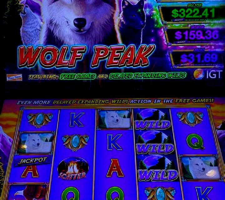 Pinball Peak slot