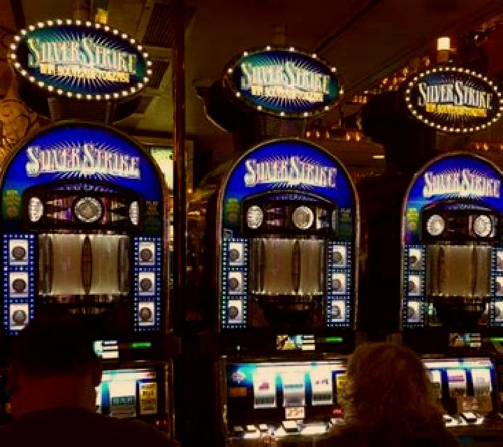Pirate Strike slot machine