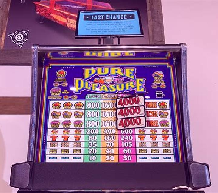 Plushie Pleasure slot machine