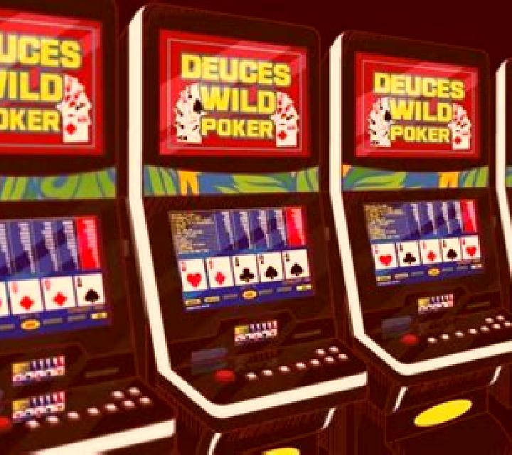 Poker 7 Deuces Wild slot game