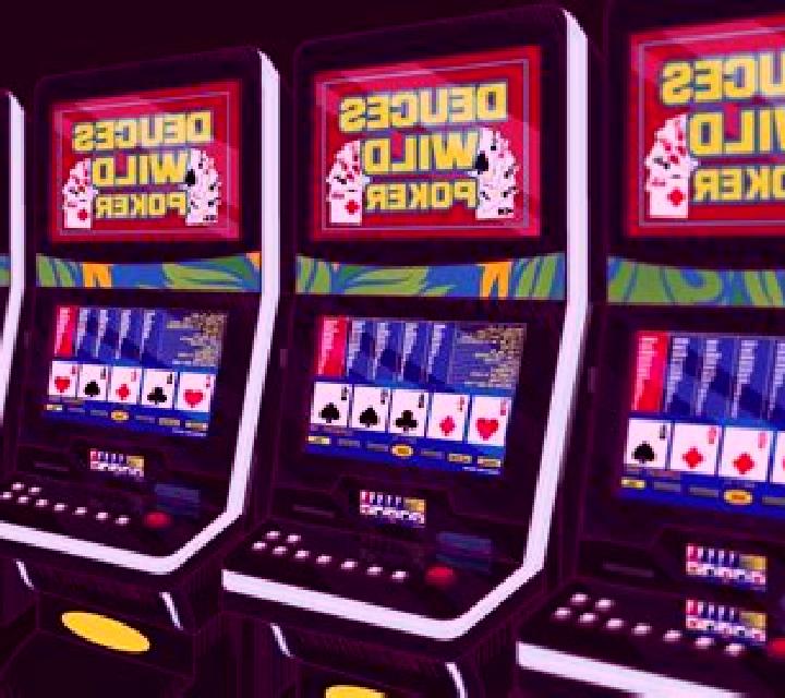 Poker 7 Deuces Wild slot machine