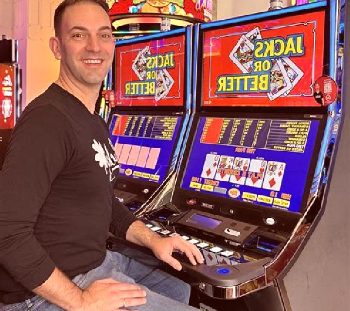 Poker Flip slot