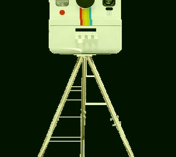 Polaroid slot machine