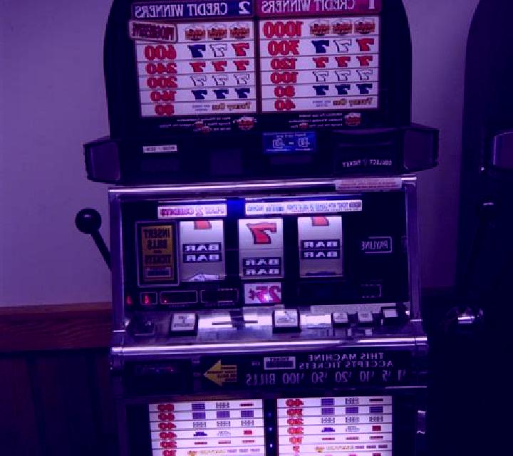 Poly Blackjack slot machine