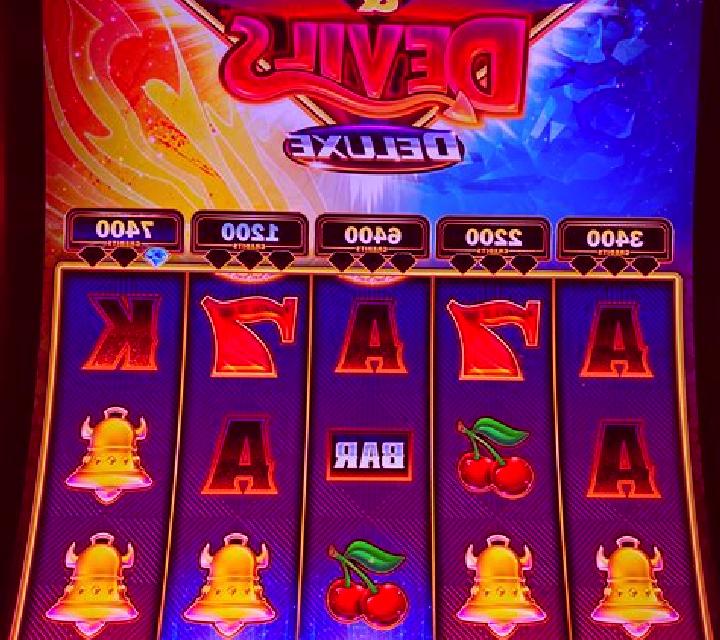 Power Diamonds Deluxe slot machine
