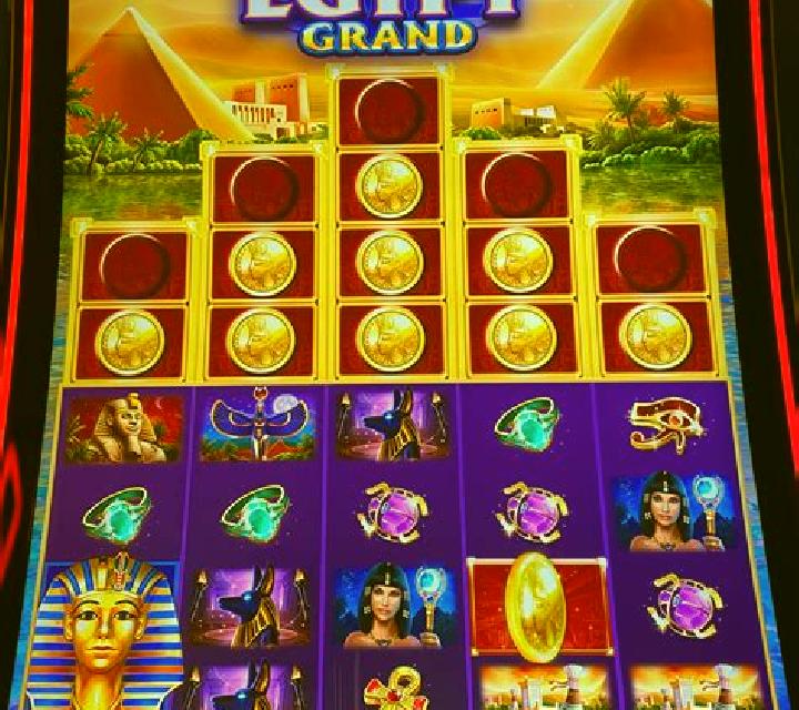 Precious Egypt slot machine