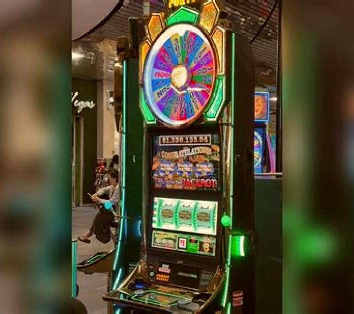 PrimeTime Live slot machine