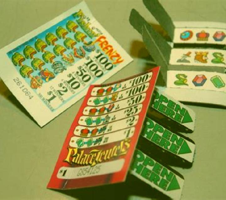 Pull A Cracker Pull Tab slot game
