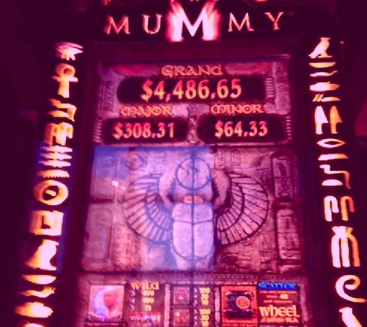 Purse of the Mummy slot machine