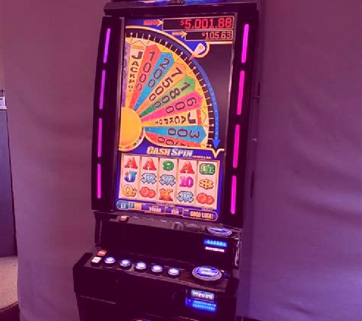 Pyramid Spin slot machine