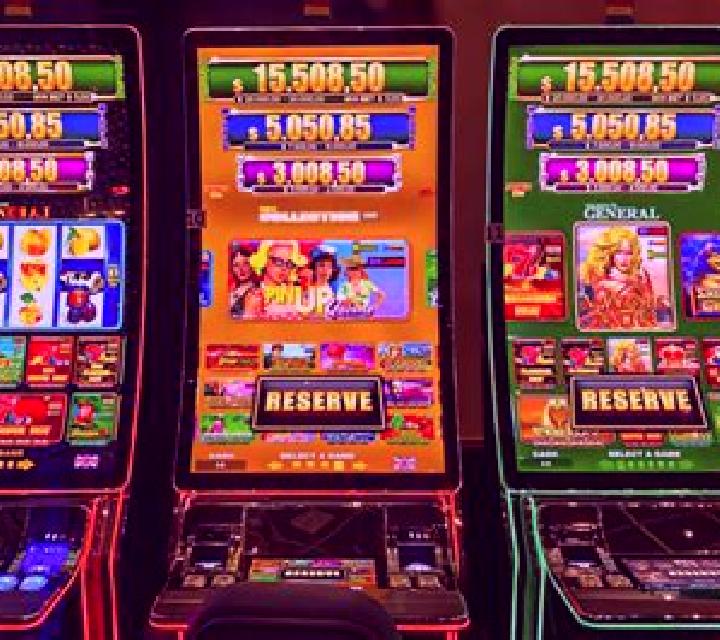 Queen of Cairo online slot