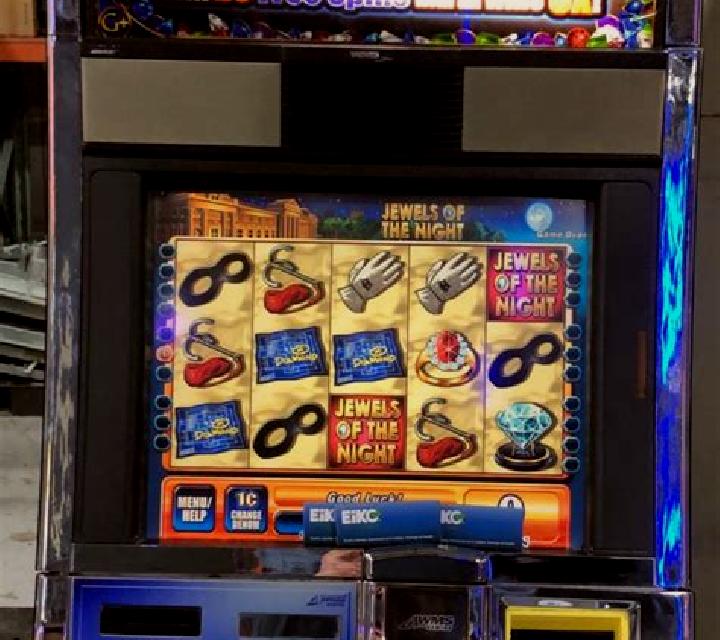 Queen of the Night slot machine