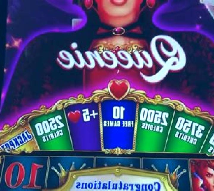 Queenie slot machine